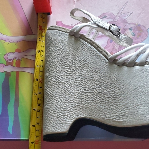 NEW Jeffrey Campbell White Platforms - Picture 8 of 8